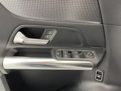 Photo 26 Mercedes GLA  250 e 8G-DCT