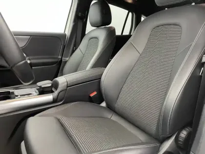 Photo 14 Mercedes GLA  250 e 8G-DCT