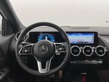 Photo 21 Mercedes GLA  250 e 8G-DCT