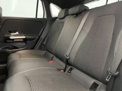 Photo 15 Mercedes GLA  250 e 8G-DCT