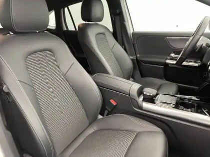 Photo 27 Mercedes GLA  250 e 8G-DCT