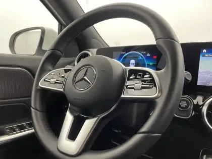 Photo 23 Mercedes GLA  250 e 8G-DCT