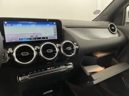 Photo 24 Mercedes GLA  250 e 8G-DCT