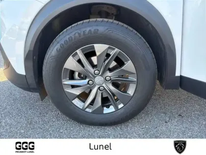 Photo 10 Peugeot 2008  PureTech 100 S&S BVM6