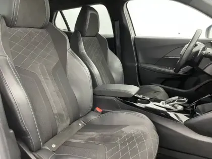 Photo 26 Peugeot 2008  PureTech 130 S&S EAT8