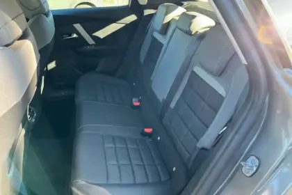 Photo 10 Citroën C4  Hybride 136 e-DCS6