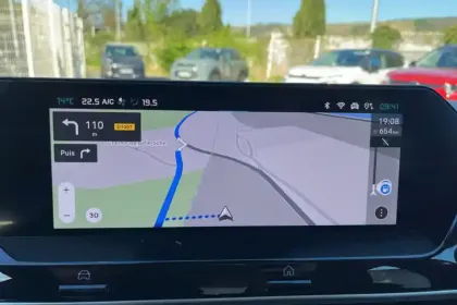 Photo 23 Citroën C4  Hybride 136 e-DCS6