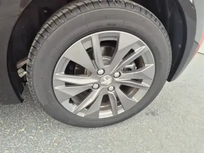 Photo 10 Peugeot 208  Electrique 50 kWh 136ch