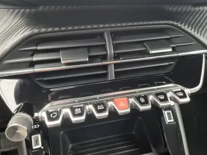 Photo 14 Peugeot 208  Electrique 50 kWh 136ch