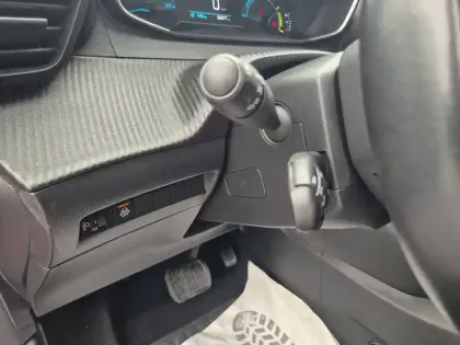 Photo 21 Peugeot 208  Electrique 50 kWh 136ch