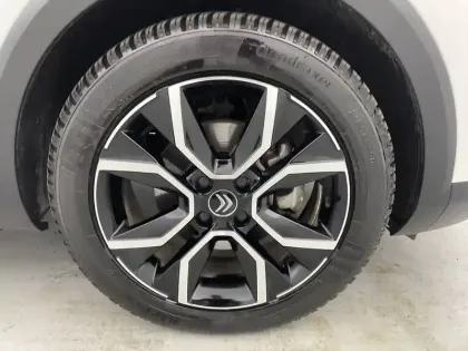 Photo 17 Citroën C4 e- 136 ch Automatique