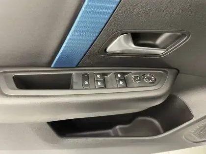 Photo 31 Citroën C4 e- 136 ch Automatique