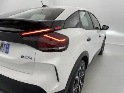 Photo 30 Citroën C4 e- 136 ch Automatique