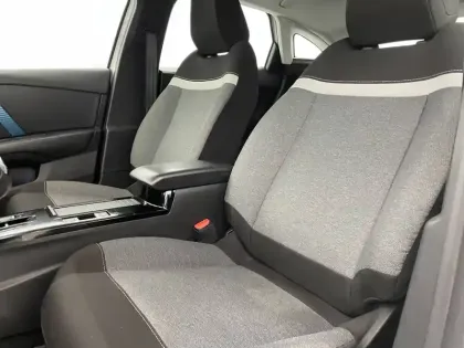 Photo 13 Citroën C4 e- 136 ch Automatique