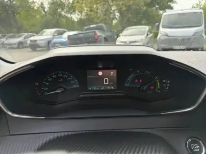 Photo 9 Peugeot 208  Electrique 50 kWh 136ch