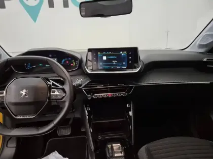 Photo 7 Peugeot 208  Electrique 50 kWh 136ch