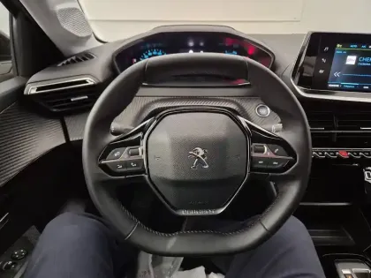 Photo 15 Peugeot 208  Electrique 50 kWh 136ch