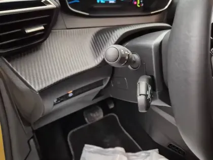 Photo 22 Peugeot 208  Electrique 50 kWh 136ch