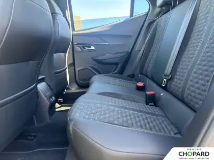 Photo 10 Peugeot 2008  PureTech 130 S&S EAT8