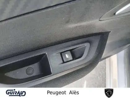 Photo 12 Peugeot 2008  Electrique 54 kWh 156 ch
