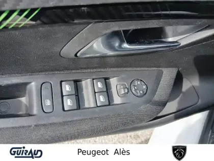 Photo 11 Peugeot 208  PureTech 75 S&S BVM5