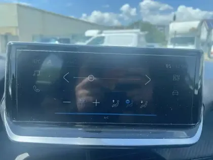 Photo 12 Peugeot 208  PureTech 100 S&S BVM6