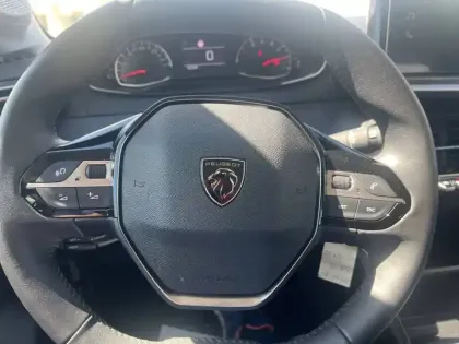 Photo 15 Peugeot 208  PureTech 100 S&S BVM6