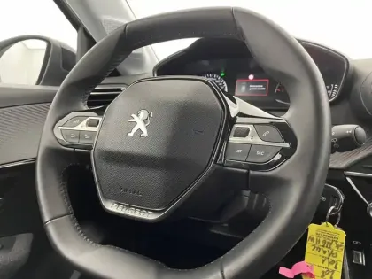 Photo 28 Peugeot 208  PureTech 100 S&S BVM6