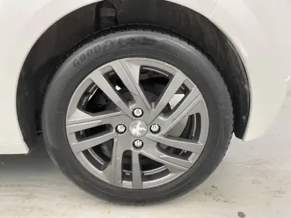 Photo 15 Peugeot 208  PureTech 100 S&S BVM6