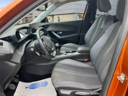 Photo 8 Peugeot 2008  PureTech 100 S&S BVM6