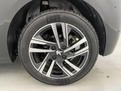 Photo 15 Peugeot 208  PureTech 100 S&S EAT8