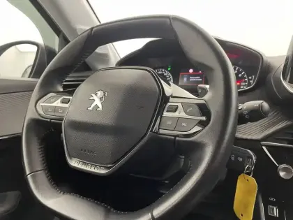 Photo 28 Peugeot 208  PureTech 100 S&S EAT8