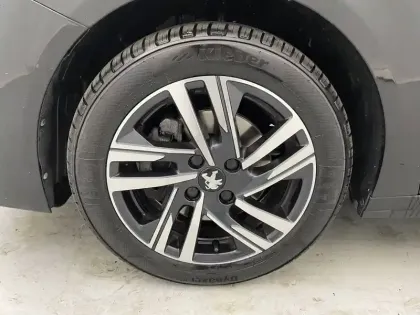 Photo 16 Peugeot 208  PureTech 100 S&S EAT8