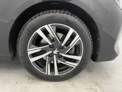 Photo 17 Peugeot 208  PureTech 100 S&S EAT8