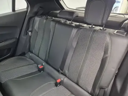 Photo 9 Peugeot 2008  Hybrid 136 e-DCS6