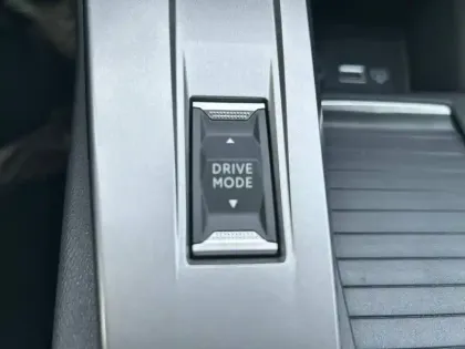 Photo 19 Peugeot 308  SW Hybrid 145 e-DCS6