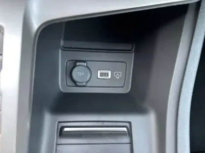 Photo 14 Peugeot 308  SW Hybrid 145 e-DCS6