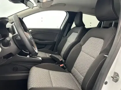 Photo 18 Renault Clio  E-Tech full hybrid 145