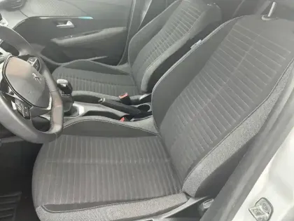 Photo 10 Peugeot 208  PureTech 75 S&S BVM5