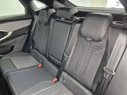 Photo 24 Peugeot 3008  Hybrid 145 e-DCS6