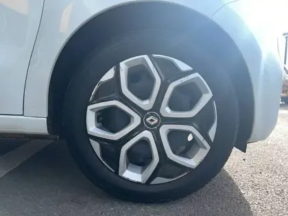 Photo 17 Renault Twingo  III SCe 65