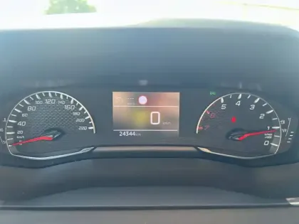 Photo 11 Peugeot 2008  PureTech 100 S&S BVM6