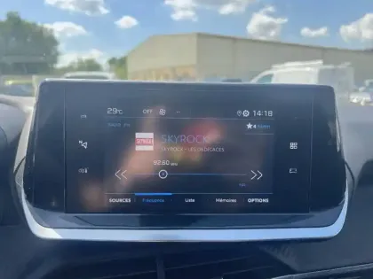 Photo 12 Peugeot 2008  PureTech 100 S&S BVM6