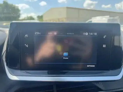 Photo 13 Peugeot 2008  PureTech 100 S&S BVM6