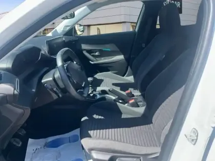 Photo 8 Peugeot 2008  PureTech 100 S&S BVM6