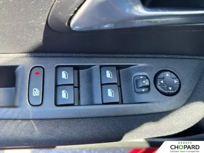 Photo 23 Peugeot 208  PureTech 75 S&S BVM5