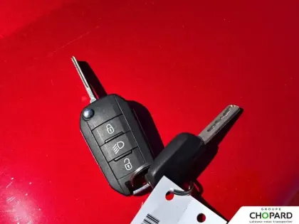 Photo 20 Peugeot 208  PureTech 75 S&S BVM5