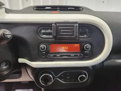 Photo 10 Renault Twingo  III E-Tech