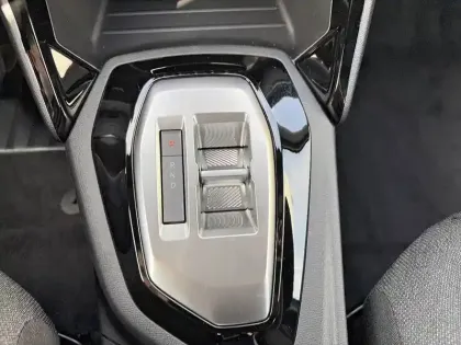 Photo 13 Peugeot 2008  Hybrid 110 e-DCS6