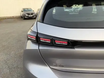 Photo 16 Peugeot 308  Hybrid 145 e-DCS6